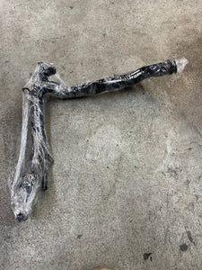 Frontal upper main coolant pipe