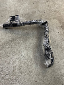 Frontal upper main coolant pipe